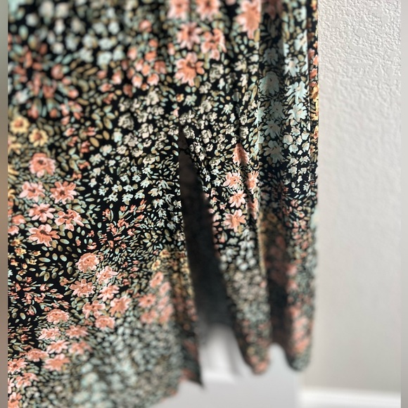 Vici floral dress - Picture 4 of 6